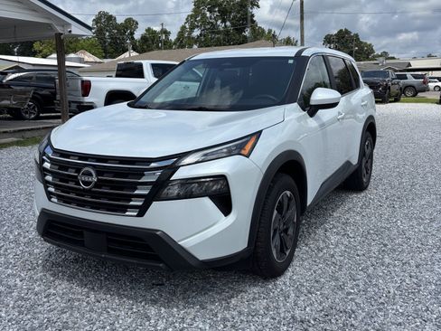 Used 2025 Nissan Rogue SV FWD image 1