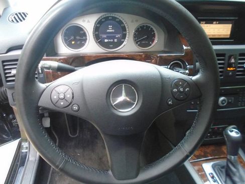 Used 2011 Mercedes-Benz GLK 350 4MATIC image 12