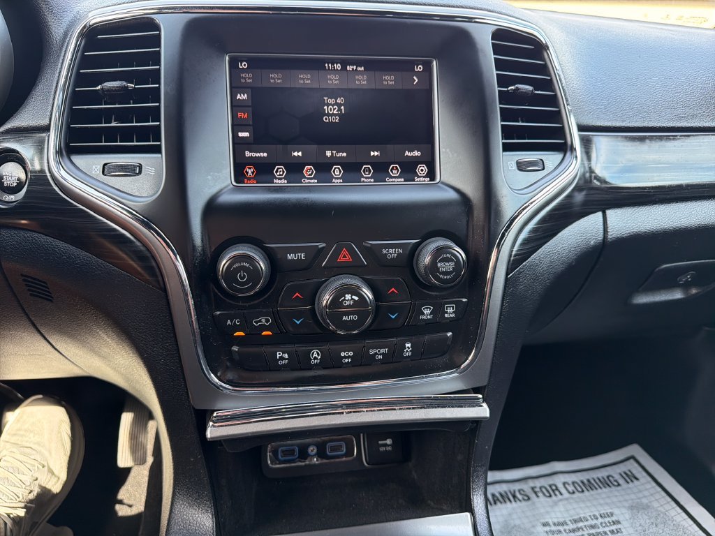 Used 2020 Jeep Grand Cherokee Laredo AWD/4WD image 20