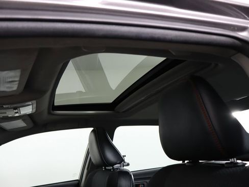 Used 2017 Toyota Camry SE w/ Moonroof Package FWD image 22