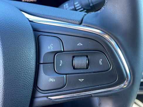Used 2025 Buick Envista Avenir image 16