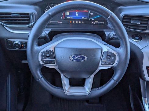 Used 2022 Ford Explorer XLT w/ Equipment Group 202A image 16