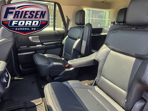 Used 2025 Ford Expedition Platinum w/ Driver's Package AWD/4WD image 25