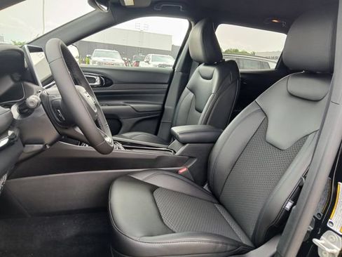 New 2026 Jeep Compass Latitude AWD/4WD image 10