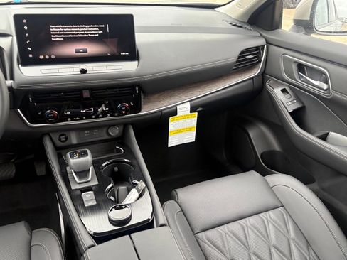 New 2026 Nissan Rogue Platinum AWD/4WD image 13
