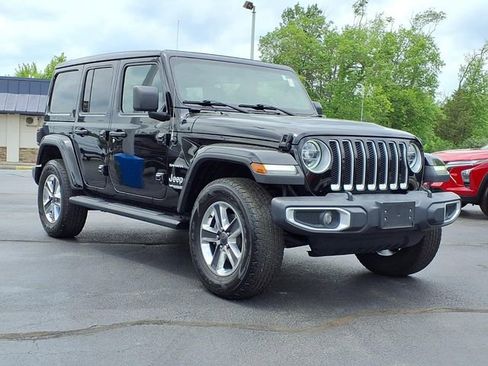 Used 2021 Jeep Wrangler Unlimited Sahara AWD/4WD image 2
