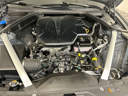 Used 2025 Genesis G70 2.5T AWD/4WD image 34