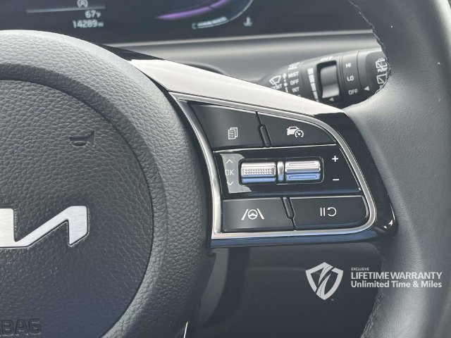 Used 2025 Kia Seltos S FWD image 32