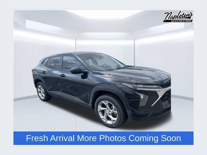 Used 2025 Chevrolet Trax LS w/ LS Convenience Package