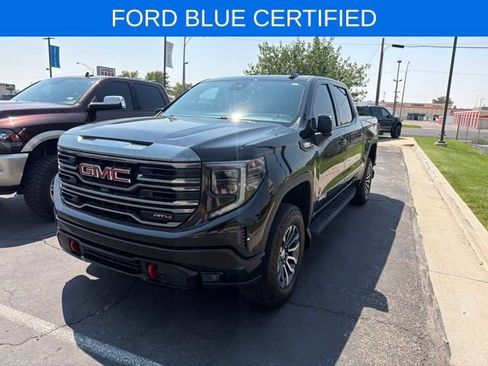 Used 2022 GMC Sierra 1500 AT4 w/ AT4 Premium Package AWD/4WD image 8