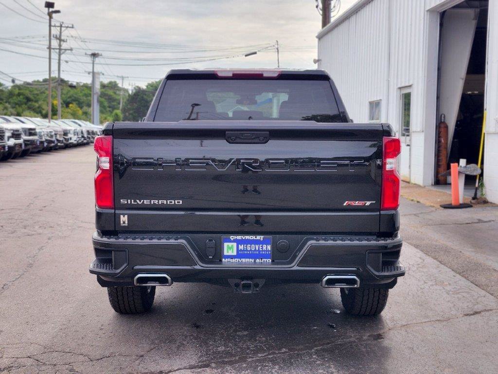 Used 2025 Chevrolet Silverado 1500 RST w/ Z71 Off-Road Package AWD/4WD image 4