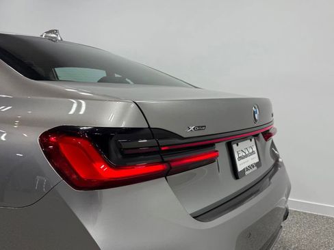 Used 2022 BMW 750i xDrive w/ Executive Package image 10