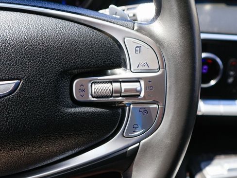 Used 2025 Genesis GV70 2.5T AWD/4WD image 13