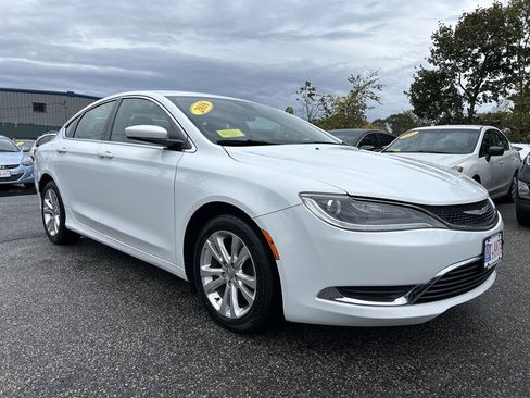 Used 2016 Chrysler 200 Limited w/ Convenience Group image 3