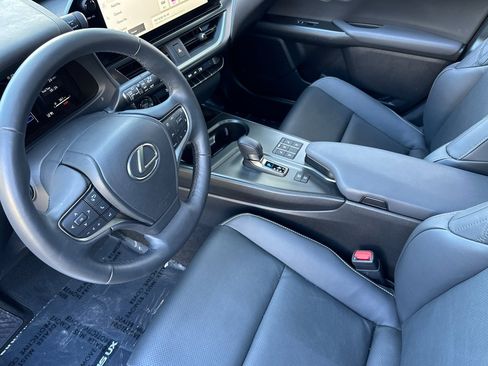 Used 2025 Lexus UX 300h FWD w/ Accessory Package (Z2) image 4