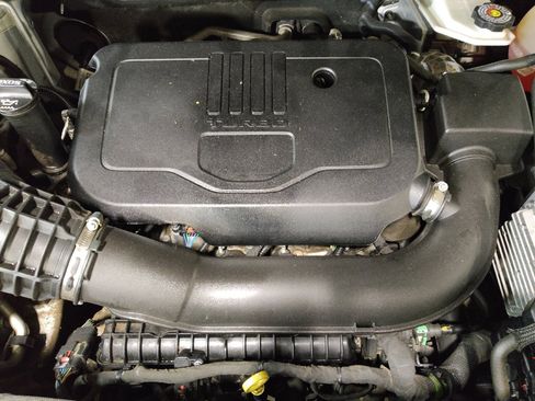 Used 2022 Chevrolet Blazer LT FWD image 30