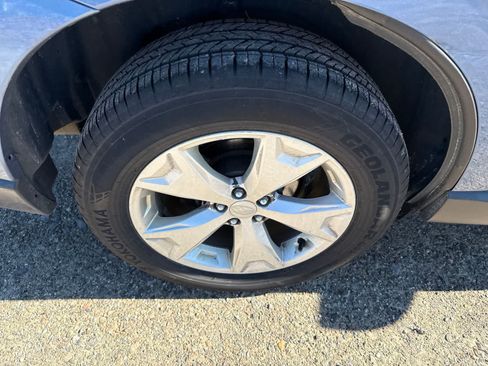 Used 2015 Subaru Forester 2.5i Premium w/ All-Weather Package AWD/4WD image 8