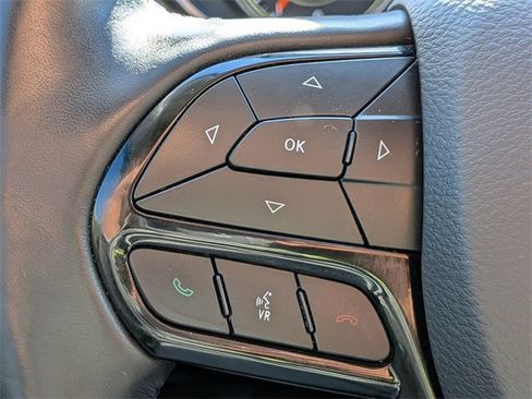 Used 2021 Jeep Cherokee Latitude Plus image 23