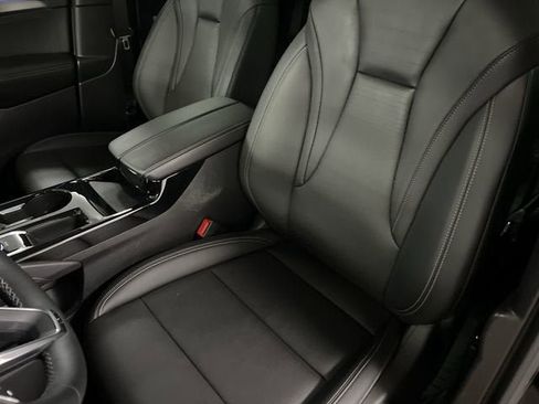 Certified 2025 Buick Envision Preferred AWD/4WD image 19