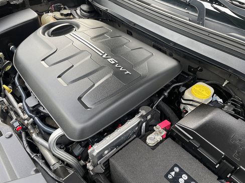 Used 2017 Jeep Cherokee Limited image 26