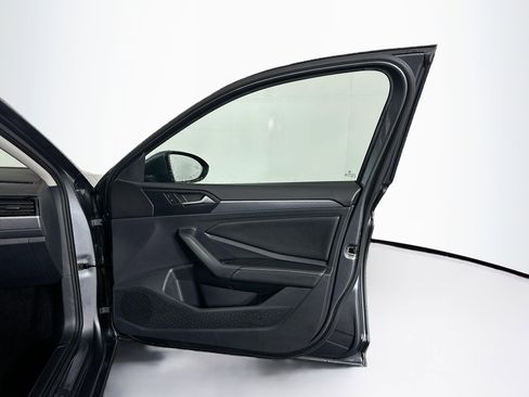 Used 2024 Volkswagen Jetta SE image 30