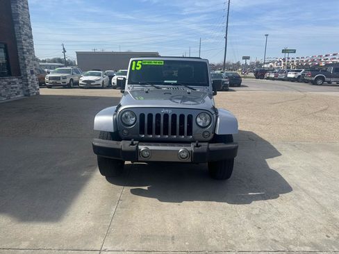 Used 2015 Jeep Wrangler Sport AWD/4WD image 3