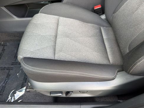 Used 2026 Nissan Rogue SV FWD image 14