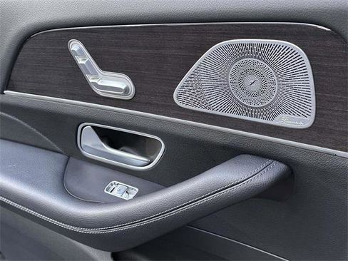 Used 2023 Mercedes-Benz GLS 450 4MATIC image 19