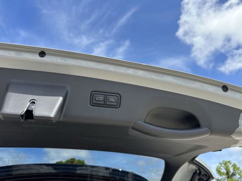 New 2026 Kia Carnival SX FWD image 8