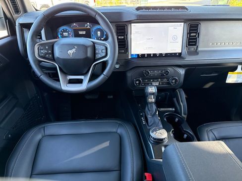 New 2025 Ford Bronco Badlands image 5