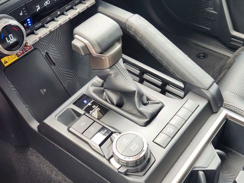 Used 2025 Toyota 4Runner Limited image 20