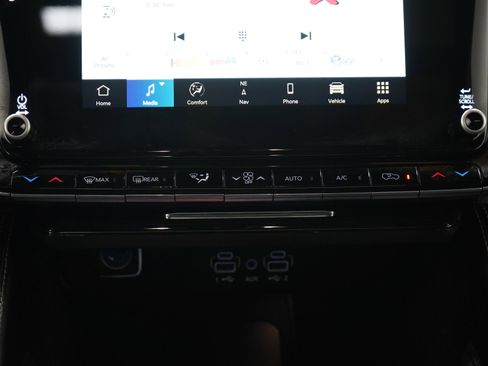 Used 2024 Jeep Wagoneer Series II image 22