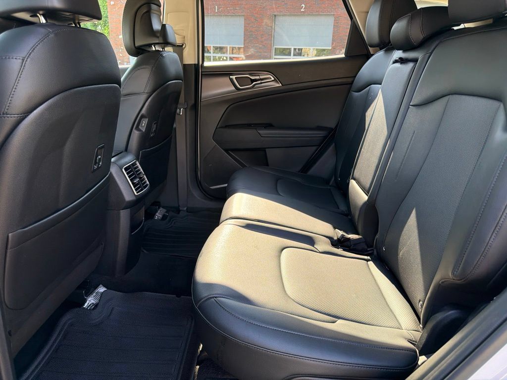 Certified 2024 Kia Sportage EX AWD/4WD image 29