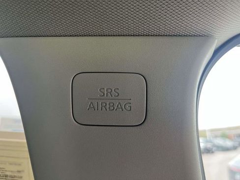 Used 2023 Nissan Rogue S image 29