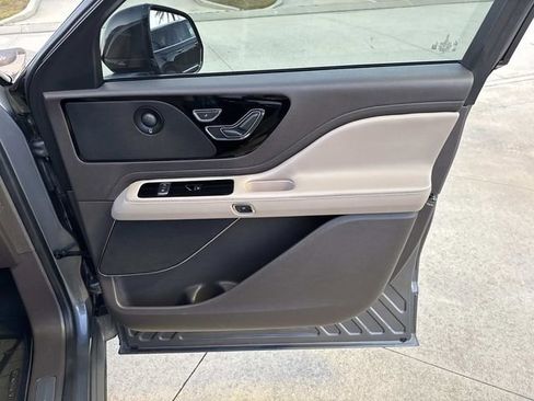 Used 2022 Lincoln Aviator Reserve w/ Elements Package Plus image 15