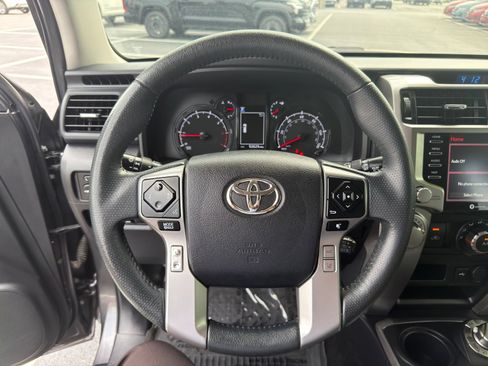Used 2021 Toyota 4Runner SR5 Premium w/ Moonroof Package AWD/4WD image 15