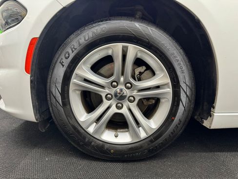 Used 2022 Dodge Charger SXT image 12