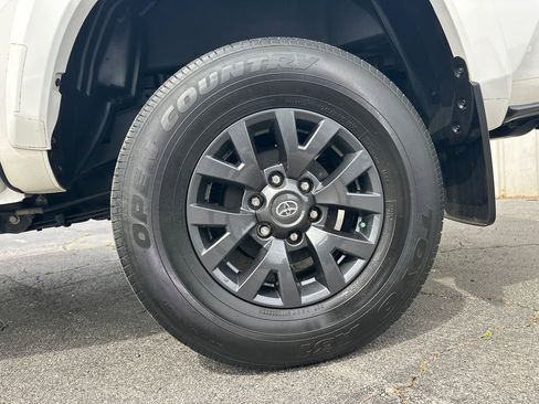 Used 2023 Toyota Tacoma SR5 w/ SR5 Appearance Package image 20