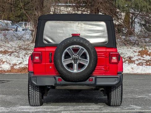 Certified 2018 Jeep Wrangler Unlimited Sahara w/ Dual Top Group image 4