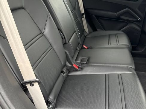 Certified 2023 Porsche Cayenne Platinum Edition AWD/4WD image 15