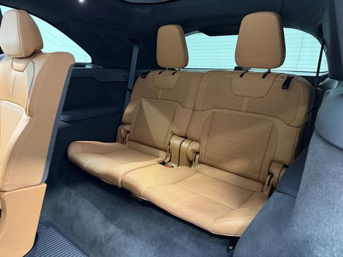 Used 2026 Lucid Gravity Dream image 21