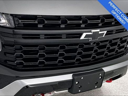 Used 2024 Chevrolet Suburban Z71 w/ Luxury Package image 39
