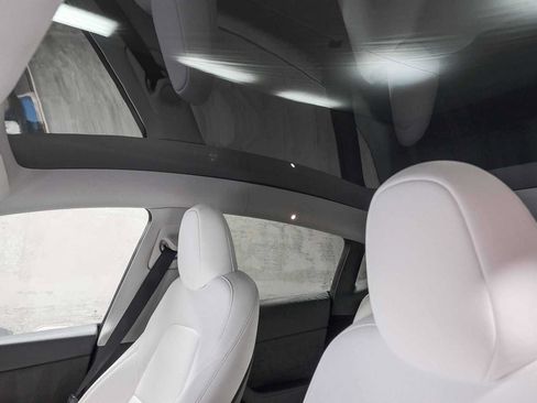 Used 2023 Tesla Model Y AWD image 29