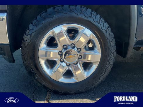 Used 2022 Chevrolet Silverado 2500 LTZ w/ LTZ Plus Package AWD/4WD image 26