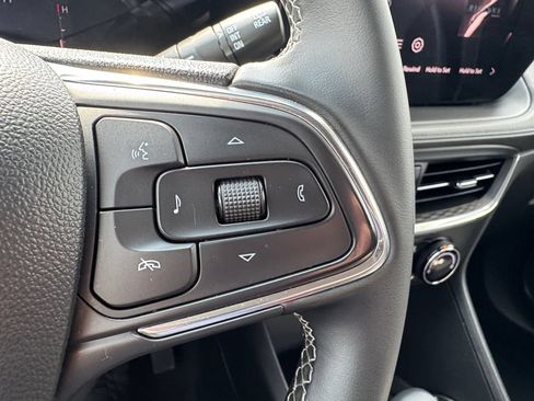 Used 2025 Buick Encore GX Preferred FWD image 31