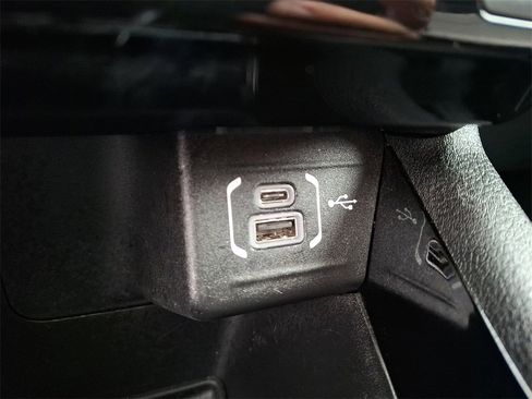 Used 2022 Jeep Compass Limited w/ Sun and Sound Group image 22