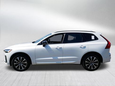 Used 2025 Volvo XC60 B5 Plus AWD/4WD image 4