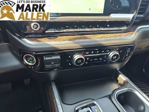 Used 2025 GMC Sierra 1500 Elevation AWD/4WD image 18