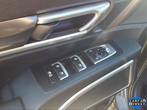 Used 2023 Kia Telluride S image 23