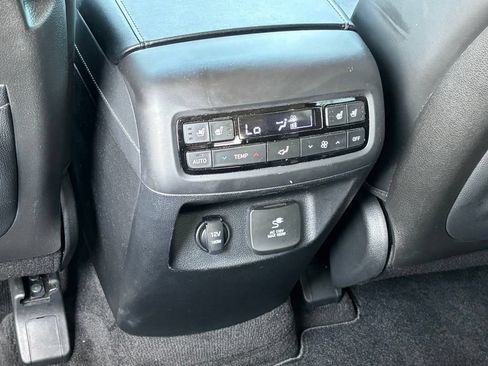Used 2021 Hyundai Palisade Limited FWD image 17